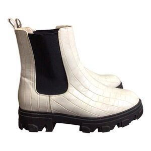 Chic White Croc-Embossed Ankle Boots